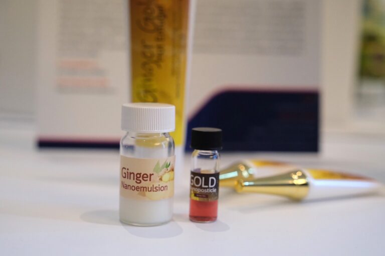 สารสกัดจากเหง้าขิงและอนุภาคนาโนทองคำ