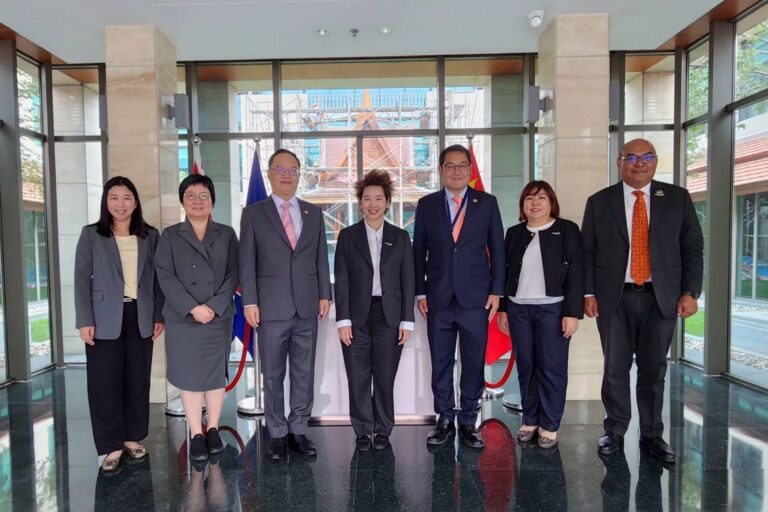 นาโนเทค สวทช. เข้าพบเอกอัครราชทูต ณ กรุงปักกิ่ง เพื่อหารือความร่วมมือด้านวิจัยและนวัตกรรมไทย–จีน .